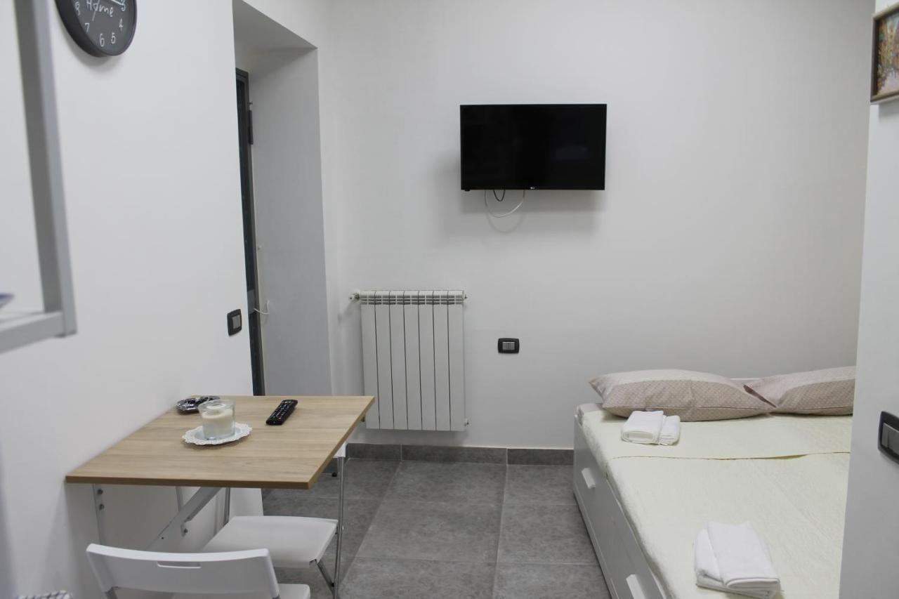 Riccia, Frolla E Babba Apartment เนเปิลส์ ภายนอก รูปภาพ